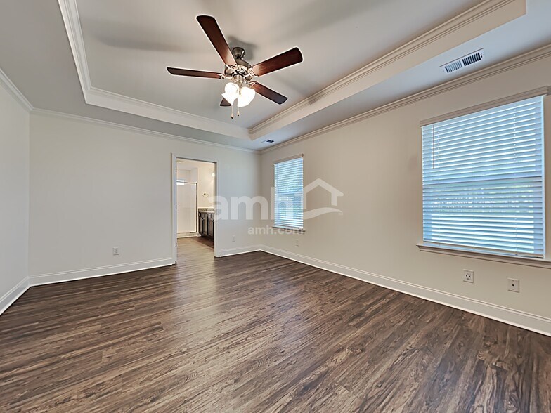 Building Photo - 320 Azore Way