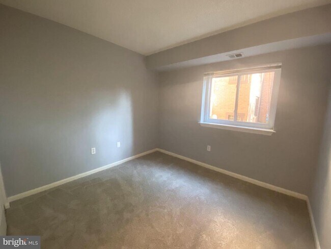 Building Photo - 10218 Bushman Dr