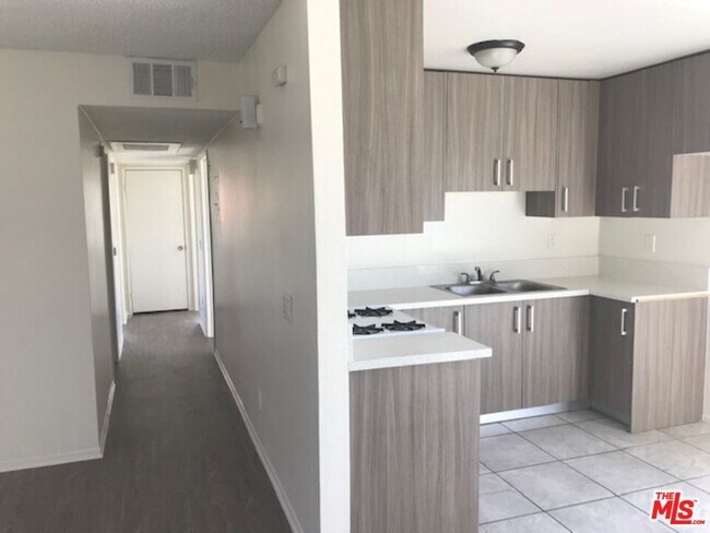 Building Photo - 7756 Laurel Canyon Blvd