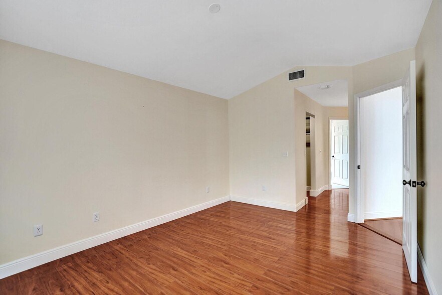 Building Photo - 6817 Barnwell Dr