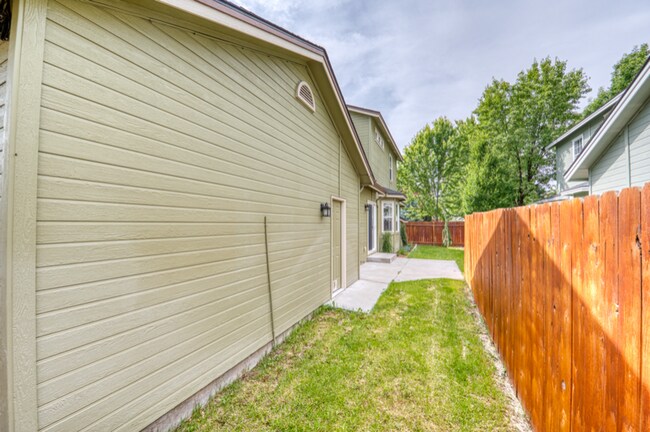 Building Photo - 7150 W Tobi Ct