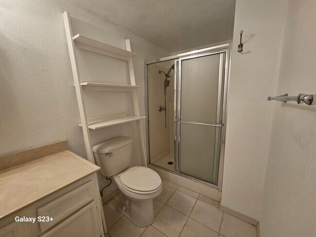 Building Photo - Prime Palm Springs living in the gated community of Rancho El Mirador