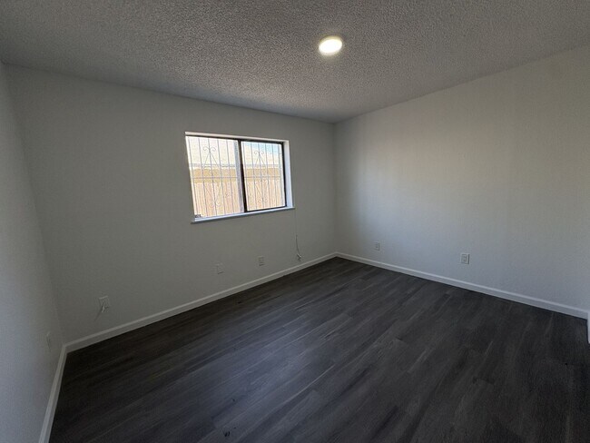 Building Photo - 6313 Hermosa St