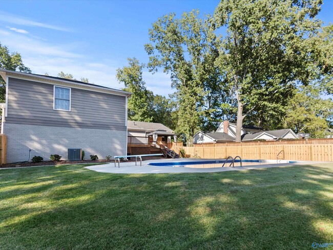 Building Photo - 826 Eldorado Ave SE