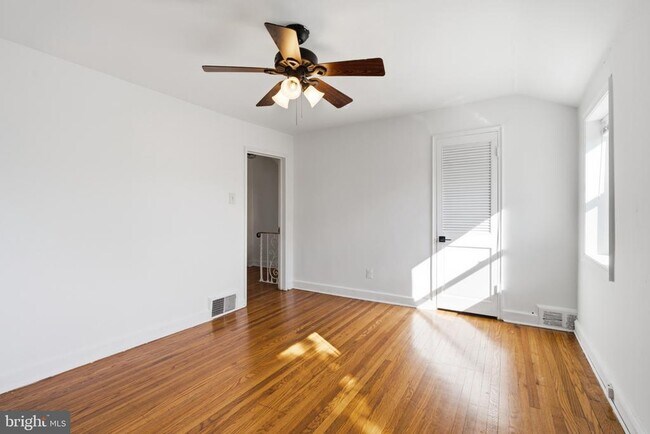 Building Photo - 1108 Cobbs St