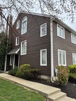 Building Photo - 281 Fox Run