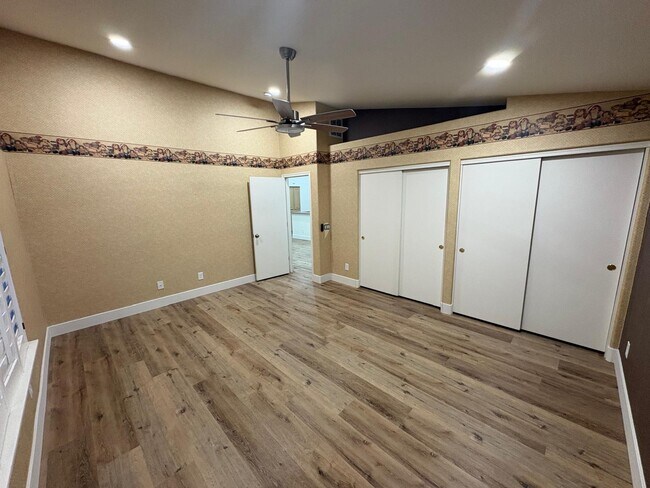 Building Photo - 461 E Pinto Dr