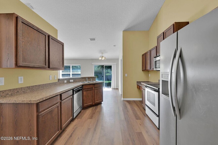 Building Photo - 10810 Stanton Hills Dr E