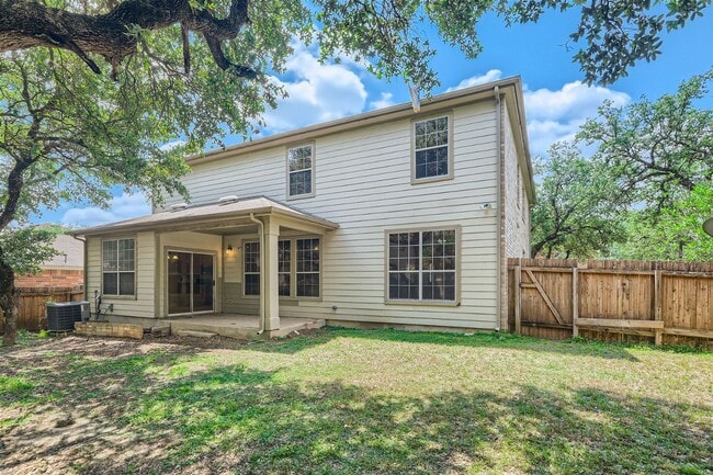 Building Photo - $500 off the first FULL month's rent