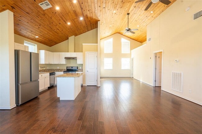 Building Photo - 1050 Co Rd 129