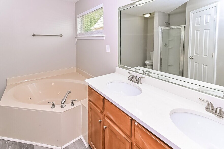 Building Photo - 5894 Keebler Dr