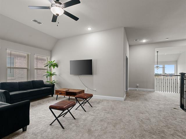 Building Photo - 2333 Willow Garden Dr