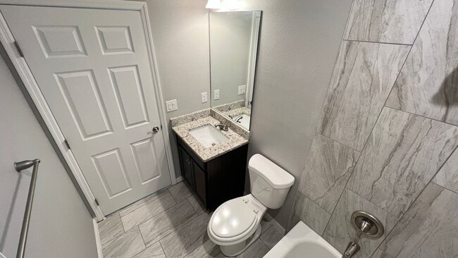 Building Photo - GORGEOUS Bedroom, 2 Bathroom Home in Palm Bay!!