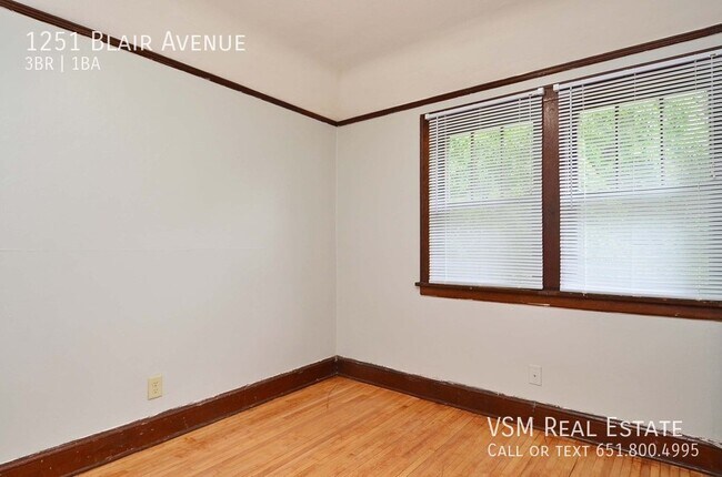 Building Photo - Beautiful 3 BD / 1 BA St. Paul Duplex.