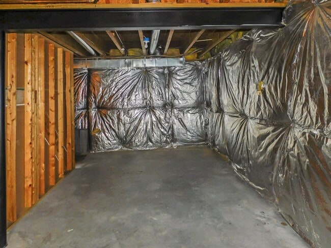 Building Photo - 21310 Jettison Ct