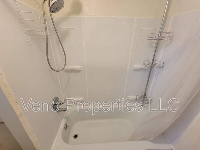 Building Photo - 1813 3rd Ave