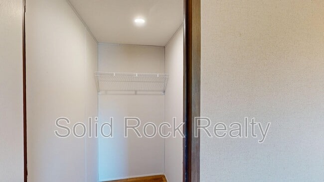 Building Photo - 75 N Curtis Rd