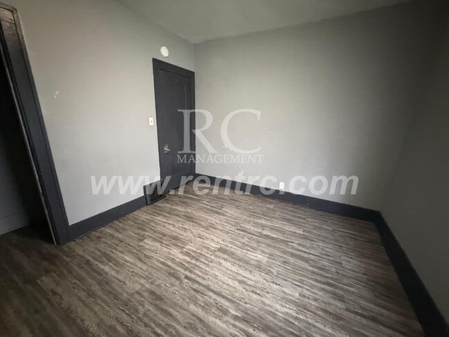 Building Photo - 619 Harmon-