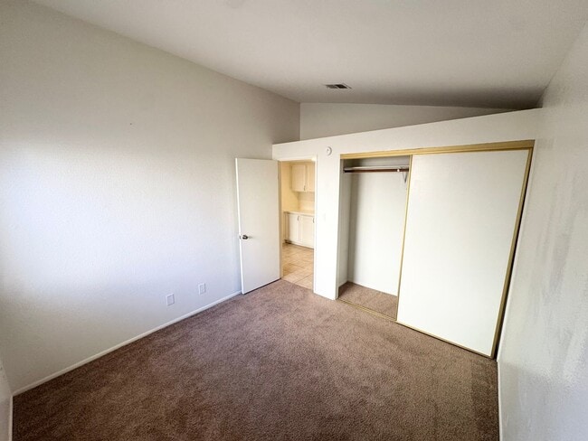 Building Photo - Beautiful West Palmdale Home