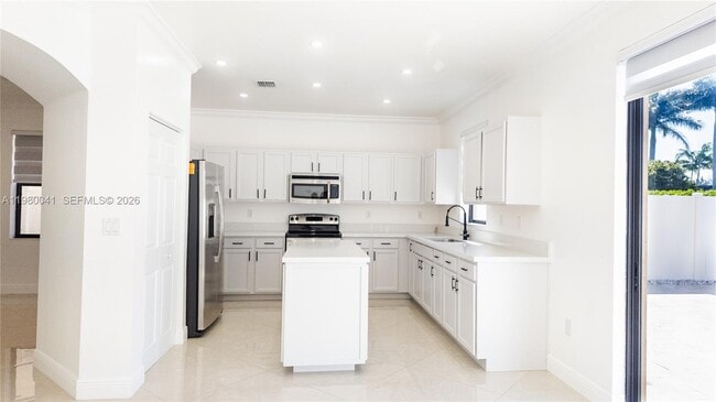 Building Photo - 3530 W 88th St