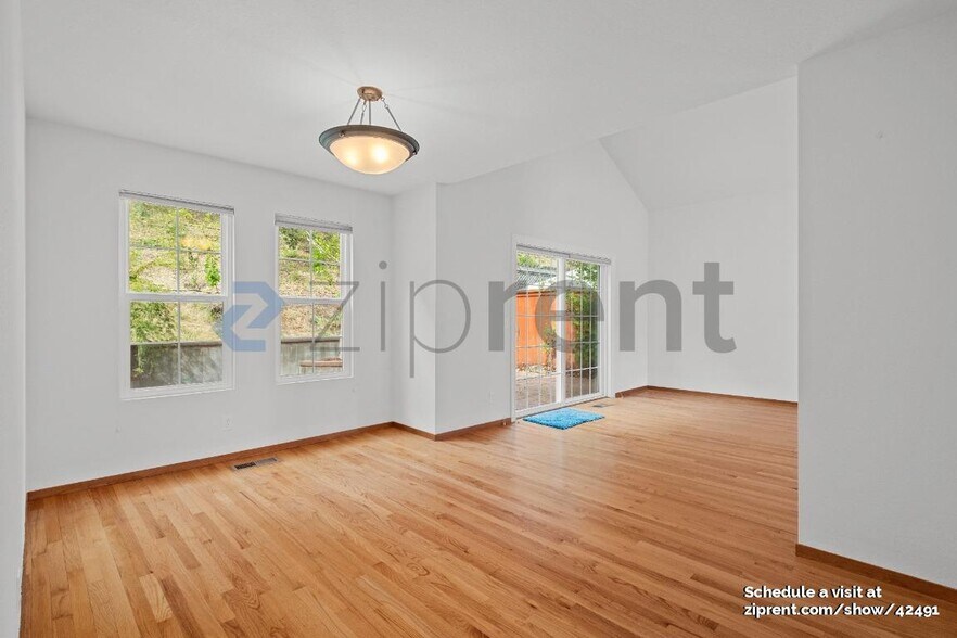 Building Photo - 2643 Spring Oaks Dr