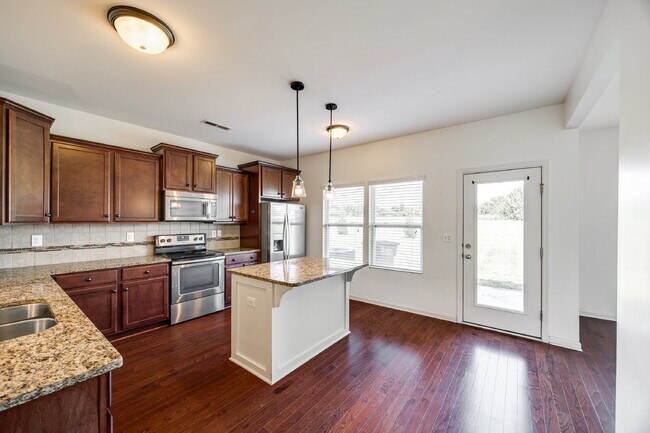 Building Photo - 826 Summerlake Dr