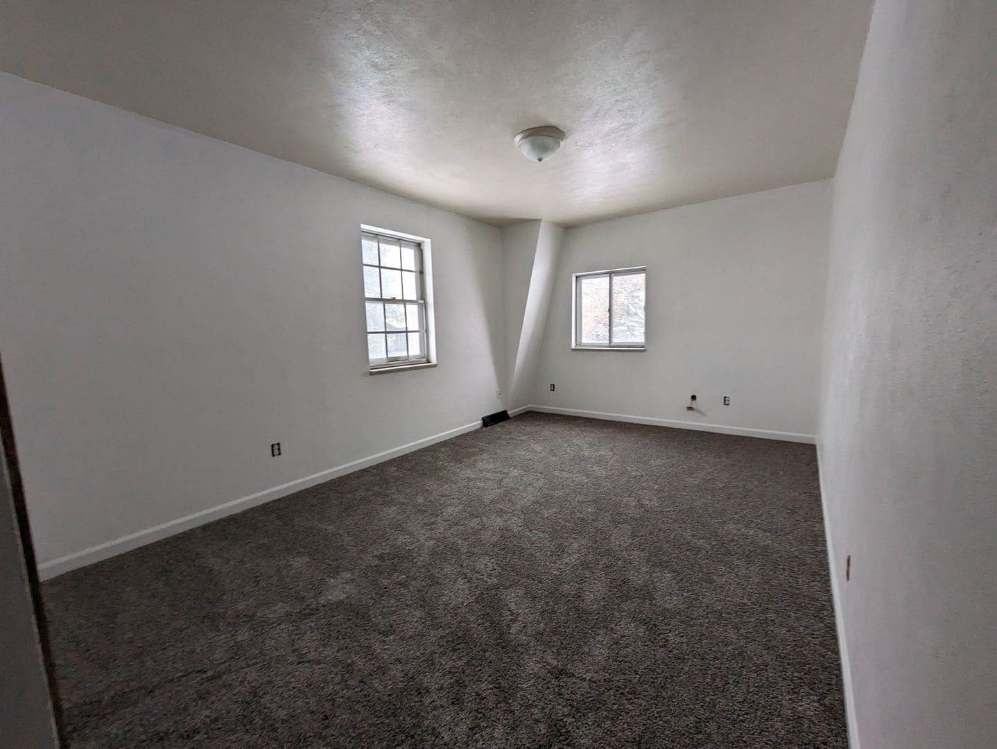 Building Photo - 11065 Pinyon Dr