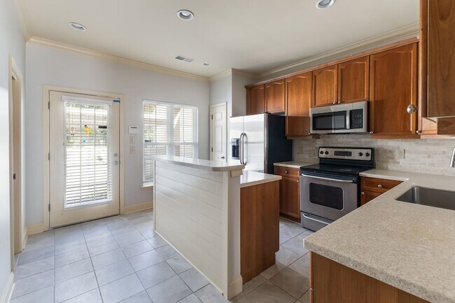 Building Photo - 4316 Summercrest Blvd