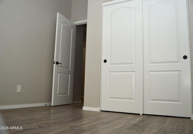 Building Photo - 964 S Almira Ave