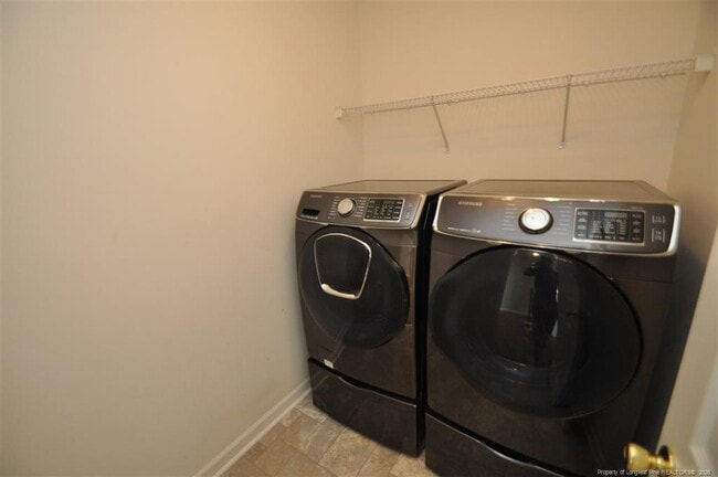 Building Photo - 117 Tiverton Woods Dr