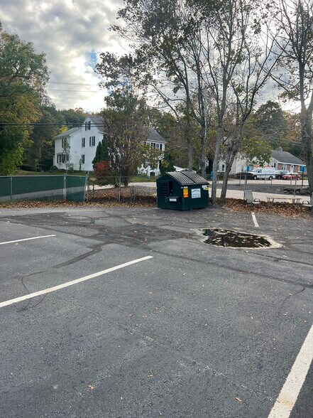 Building Photo - 12 S Main St