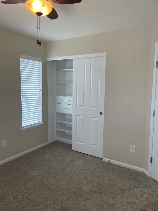 Building Photo - 5505 Abbeywood Cir