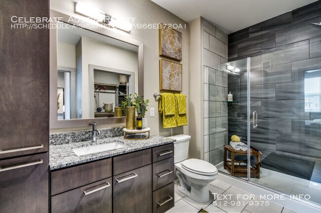 Building Photo - Aura Riverside