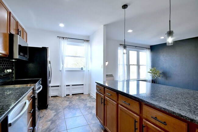 Building Photo - 1301 W Touhy Ave