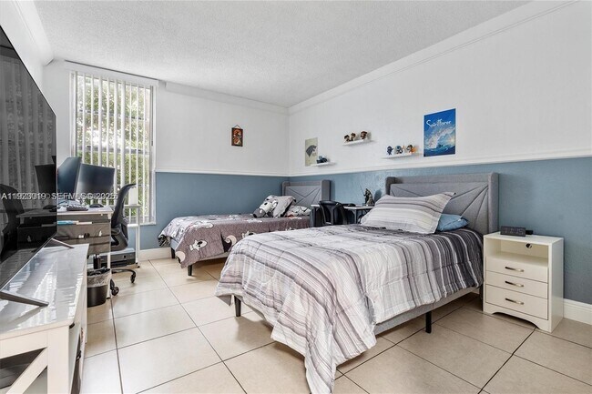 Building Photo - 8841 W Flagler St