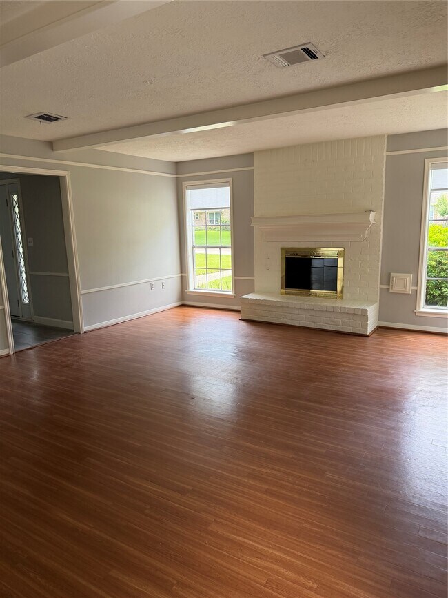 Building Photo - 8006 Pine Cup Dr