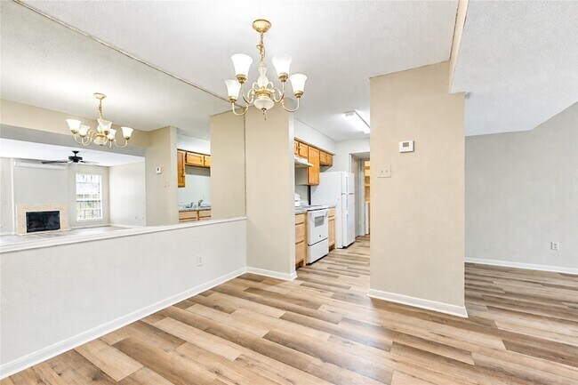 Building Photo - 6606 De Moss Dr