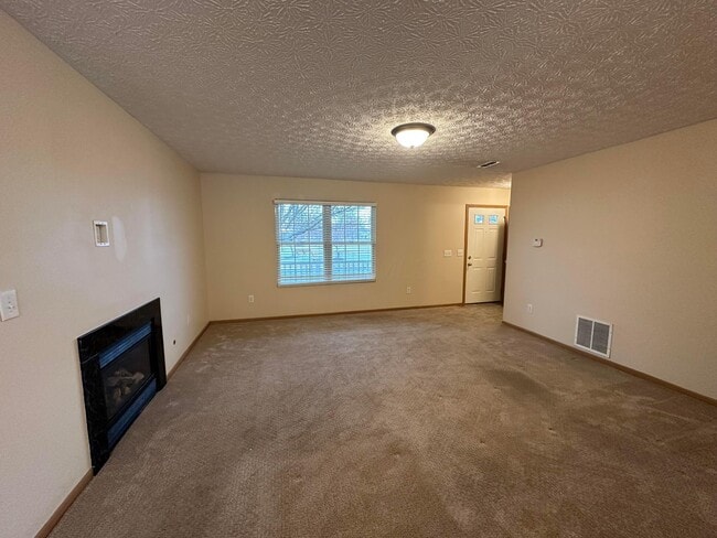 Building Photo - 135 Saratoga St