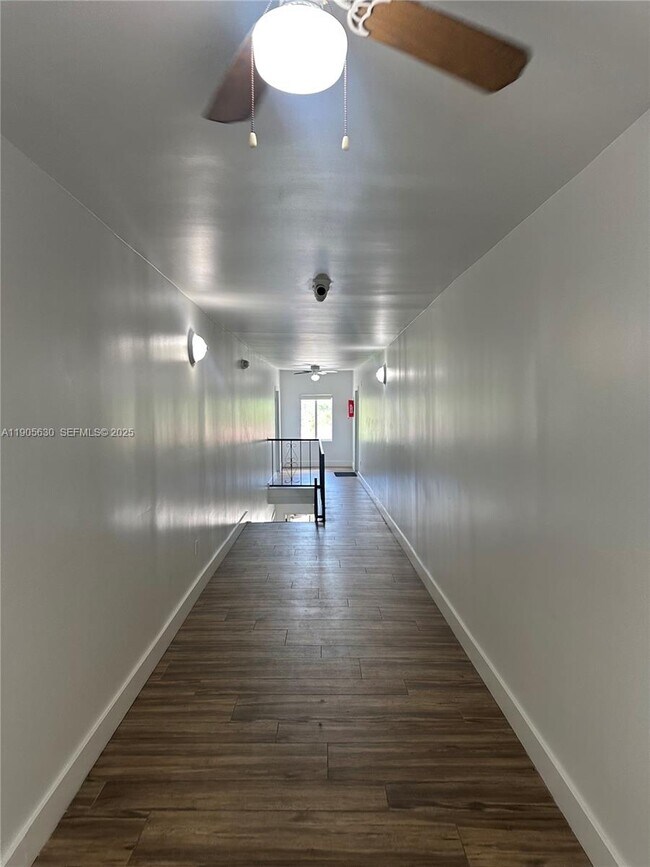 Building Photo - 2500 NE 192 St