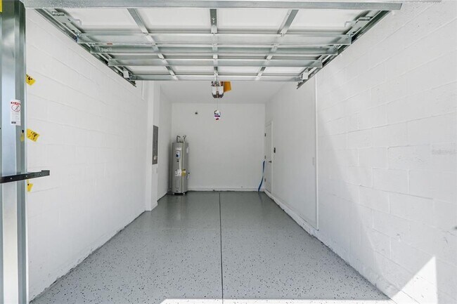 Building Photo - 15125 Cuzcorro Ct