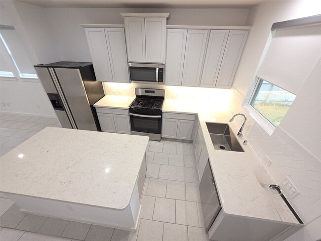 Building Photo - 40732 Guillemont Ln