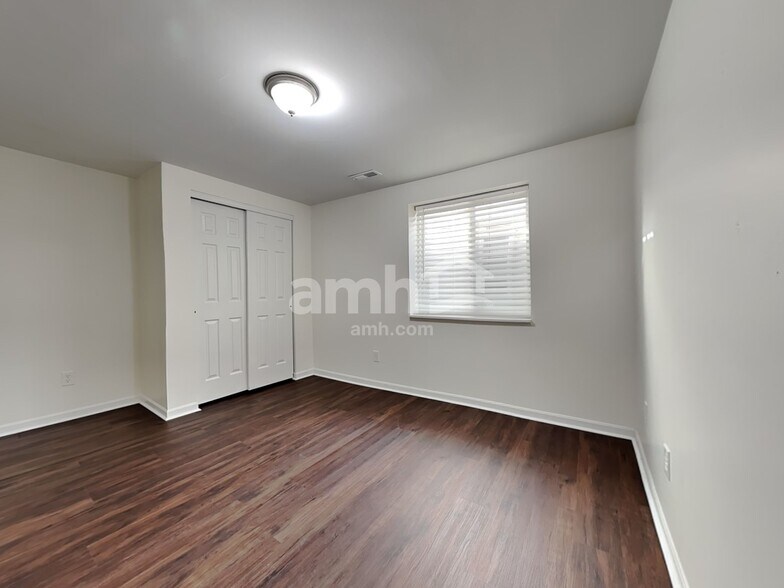 Building Photo - 10728 Sandy Ct