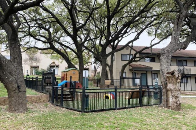 Building Photo - 2 bedroom in Austin TX 78745