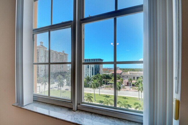 Building Photo - 651 Okeechobee Blvd