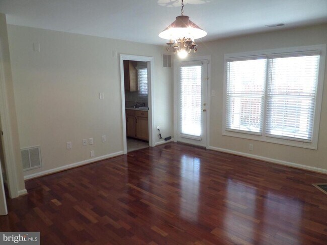 Building Photo - 2254 Journet Dr