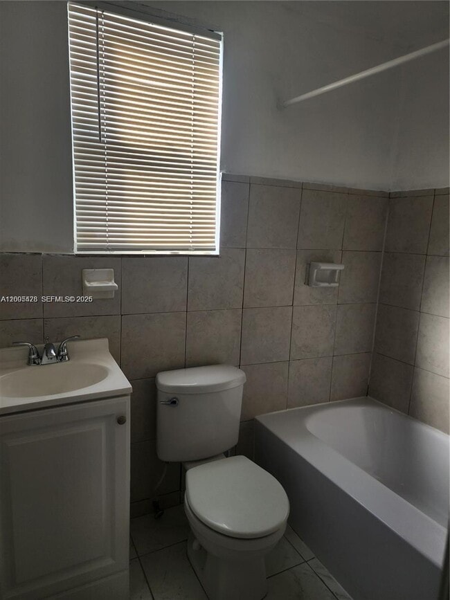 Building Photo - 224 SW 6th Ave