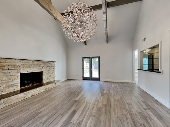 Building Photo - 6915 Forestglade Cir