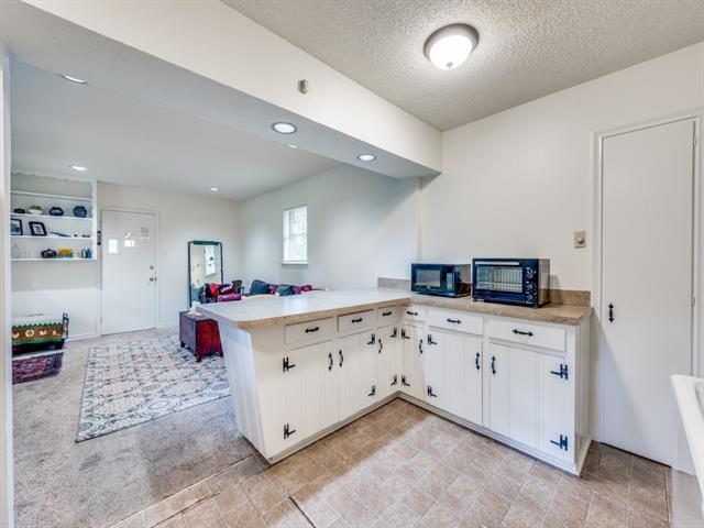 Building Photo - 6917 E Mockingbird Ln
