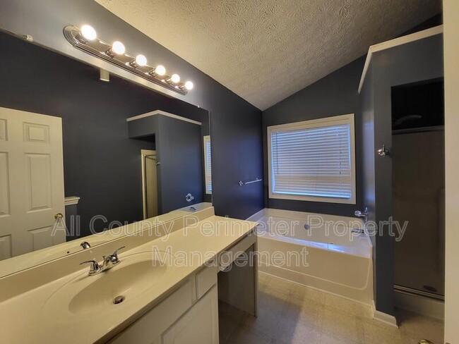 Building Photo - 287 Ridgestone Way SW