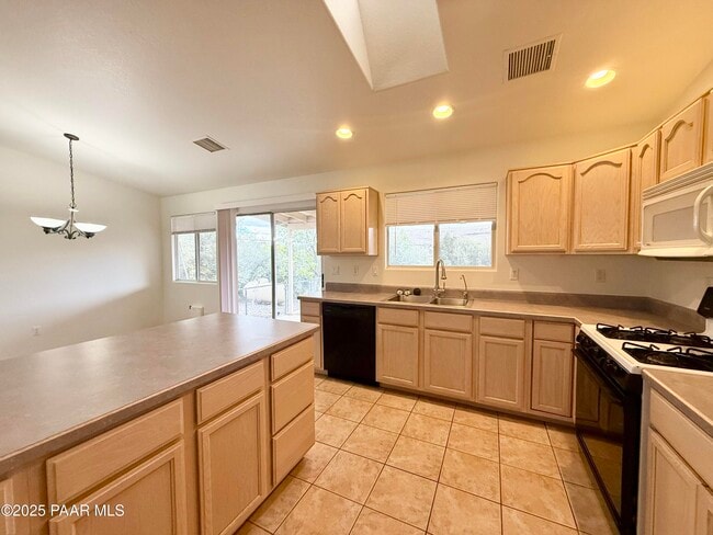 Building Photo - 5102 E Ramada Dr